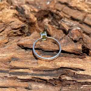 Bague artisanale en pierre de péridot, argent sterling, bijou statement pour femme, pierre naturelle, cadeau - Product Image 6