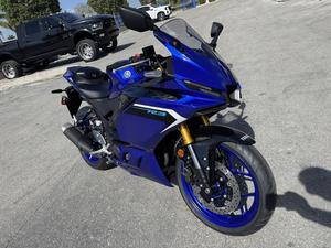 Moto YZF-R3 2025 - Product Image 6
