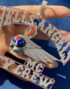 จี้เงินแท้ 925 ประดับเพชรโมอิสซาไนต์สีชมพูและสีขาว ลายการ์ตูนแบบฮิปฮอป สลักอักษรตามสั่งสำหรับผู้ชาย - Product Image 5