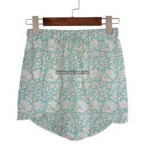 Shorts enveloppants respirants pour femmes, vêtements de détente d'été, shorts enveloppants en coton à imprimé bloc, collection de shorts de plage pour filles, style babydoll - Product Image 1