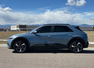 Construit certifié 2025 Hyu-ndai Ioni q 5 SEL 4dr Crossover - Product Image 3