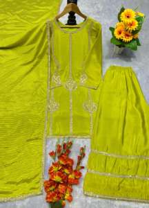 Traje Sharara Verde de Boutique India con Trabajo Étnico Brillante Dorado para Fiestas Elegantes, Bodas, Ropa Tradicional, Traje Más Vendido - Product Image 2