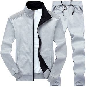 Venta al por mayor personalizado hombres Sweatsuit gimnasio Jogger chándal Atlético conjunto de dos piezas - Product Image 6