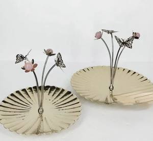 Ensemble de 2 présentoirs à gâteaux au design élégant pour la maison, les hôtels, les restaurants et les fêtes de mariage et d'anniversaire pour les gâteaux. - Product Image 5