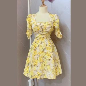 ชุดเดรสสำหรับผู้หญิงสไตล์ร่วมสมัยคุณภาพสูงดีไซน์ลายดอกสุดหรูเพื่อสัมผัสของผู้หญิงเหมาะสำหรับทุกโอกาสจากประเทศเวียดนาม - Product Image 1