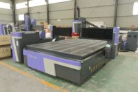 Machine de fraisage CNC à changement d'outil automatique AKM2030C pour le travail du bois, configurations personnalisables, fourniture directe d'usine, service fiable