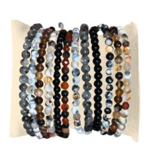 Bracelet en pierres précieuses fait main de haute qualité, bijoux bohèmes à perles réglables pour femmes, cadeau fait main en provenance d'Indonésie - Product Image 5