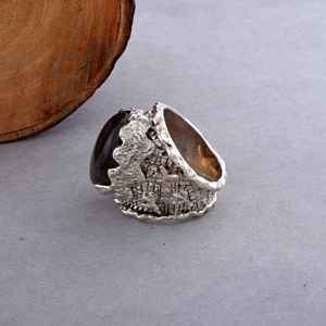 Anillo de piedras preciosas de labradorita de cabujón ovalado, regalo para el día de aniversario, anillo único azul llamativo de alta calidad para mujer, Plata - Product Image 4