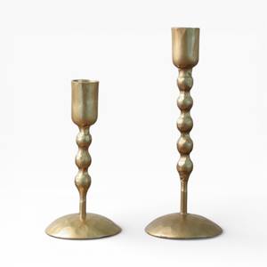 เชิงเทียนโลหะสีทองแบบตอกลายทันสมัย พร้อมก้านแกะสลัก สำหรับตกแต่งบ้านอย่างมีศิลปะ โดดเด่นไม่เหมือนใคร - Product Image 1