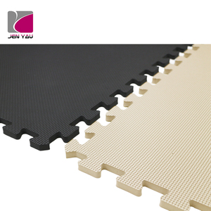 เสื่อโฟม EVA สำหรับงานหนัก60x60ซม. 12มม. ได้รับการรับรองจาก UKAS พร้อมดีไซน์ไขว้กันปลอดสารพิษและกันน้ำสำหรับมวยยิมและสถานรับเลี้ยงเด็ก - Product Image 3