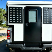 Camper tout-terrain avec toit en tissu escamotable - Basecamp complet pour les voyages en forêt, en montagne et sur sentiers accidentés