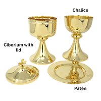 Calices à vin de luxe en laiton avec une finition élégante, parfaits pour la décoration d'églises et les célébrations prestigieuses