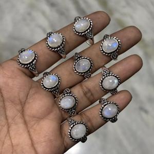 Vente en gros des dernières tendances en anneaux en argent plaqué avec pierre de lune, pierres précieuses naturelles en vrac, bijoux de mode, style unique en acier pour fiançailles - Product Image 3