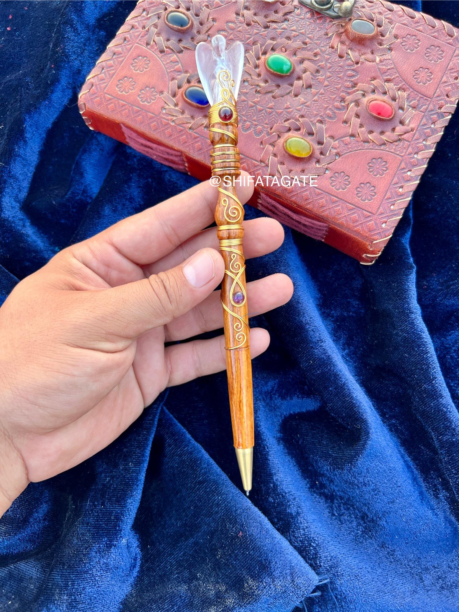 สีน้ำตาล