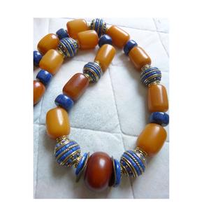 Collar de cuentas de resina redondas hechas a mano, modelo de patrón de piedras de resina, venta al por mayor india a granel, collar de madera de resina - Product Image 3