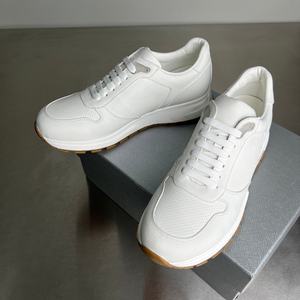 Sneakers en cuir lisse véritable de qualité supérieure, design tendance, chaussures plateforme pour hommes, silhouette élégante, chaussures de course pour hommes - Product Image 4