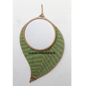 Espejo de pared de lujo hecho a mano con diseño de hoja nueva característica decorativa única para el hogar fabricado y exportado desde la India - Product Image 1