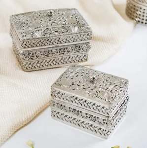 Boîtes à bijoux en métal pour ranger des bijoux élégants en laiton argenté oxydé, organisateur de rangement pour bijoux carrés en métal - Product Image 5