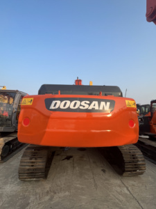 Excavatrice sur chenilles Doosan DX300 d'occasion avec garantie d'un an sur le moteur et la boîte de vitesses en vente - Product Image 3