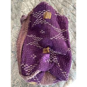 Pochette cosmétique vintage brodée Kantha, motif Jacaranda doux, capacité moyenne, logo personnalisé, style féminin, PU polyester imperméable - Product Image 4