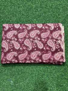 Tissu en coton indien imprimé floral brun rougeâtre Textile élégamment fait à la main pour rideaux intemporels - Product Image 3