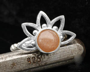 Anillo de Plata de Ley 925 con Diseño Clásico y Moderno para Mujer, con Piedra del Sol Dorada de 8x8mm, Chapado en Oro, con Engaste de Garras, para Aniversario de Bodas - Product Image 2