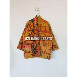 Chaqueta acolchada de punto de algodón con estampado Floral a mano, estilo bohemio Unisex, ropa de invierno de longitud corta, Kimono con detalle de botones - Product Image 1