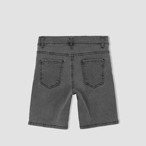 กางเกงยีนส์ขาสั้นเด็กสไตล์สตรีทแวร์ลำลอง ลวดลายกราฟิกวินเทจ ล้างสีแบบดิสเทรส - Product Image 2