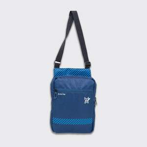 Bolso bandolera Arctic Fox Z Cross de mezclilla oscura para hombre y bolso bandolera para mujer - Product Image 1