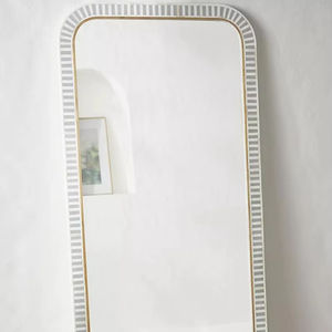 Miroir mural élégant en incrustation d'os Sophistication artisanale pour votre espace par l'artisanat du croissant - Product Image 1