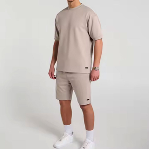 เสื้อเชิ้ตแขนสั้นผู้ชายฤดูร้อน กางเกงขาสั้น แฟชั่น ผ้าฟลีซ ระบายอากาศได้ดี สไตล์ลำลอง โอเวอร์ไซส์ สีพื้น ชุดเซ็ตสองชิ้น 100% - Product Image 2
