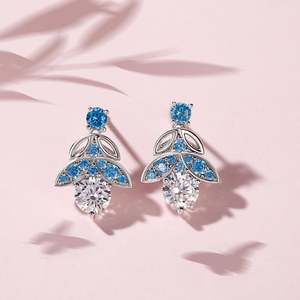 Boucles d'oreilles pendantes Jeulia Butterfly en argent sterling plaqué or rose avec zircon rond serti clos - Product Image 4