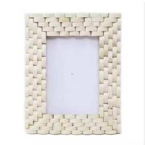 Cadre photo et vaisselle décorative faits main en os incrusté gris et blanc – Pièce de qualité supérieure - Product Image 5