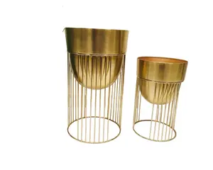 Modern Style Gold Metal Decorative Flower Baskets Planter With Stand Decorative for Home Floor Flower Pot For Garden Decor