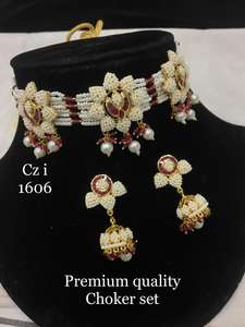 Conjunto de collar de moissanita Kundan indio real con pendientes a juego y Tikka para ropa nupcial y festiva a la venta - Product Image 3