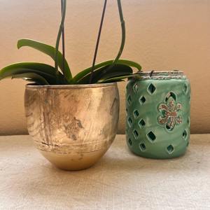 Jardinière d'extérieur en métal finition or de style vintage, décorative pour jardin, patio, maison, hôtel, accent moderne élégant en provenance d'Inde - Product Image 2