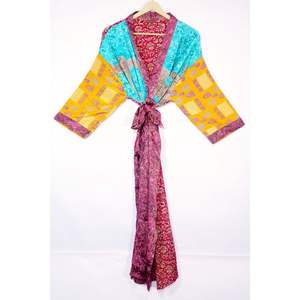 Kimono de Luxe Vintage Fait Main Robe de Bain Longue en Soie Recyclé Sari Ethnique Maxi Robe de Chambre Été Automne Printemps - Product Image 1