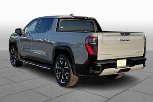 GMC Sierra EV Denali Max 4x4 CrewCab 4 portes d'occasion 2025 - Product Image 4