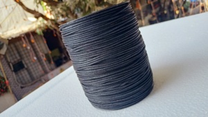 Cordón de cuero Bolo trenzado redondo hecho a medida en negro azabache con chapado en oro de 18 quilates para la fabricación de joyas - Product Image 4