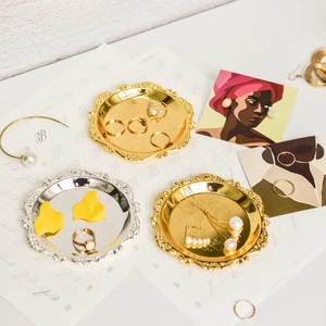 Plateau à bijoux en métal robuste avec étiquetage privé avec base antidérapante adapté aux hôtels de salles de maquillage professionnelles - Product Image 2