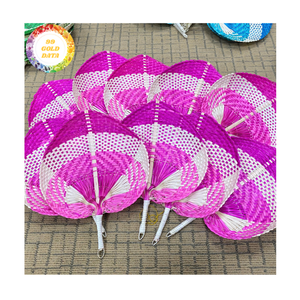 Abanico de bambú con diseño de hoja de palma plegable para decoraciones de fiestas y obsequios para eventos hecho en Vietnam estilos personalizables - Product Image 2