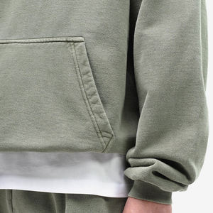 Sudadera con Capucha Verde Oliva con Estampado Tejido, Sudadera Holgada de Otoño con Bolsillo Delantero, Corte Regular, Estilo Casual Urbano - Product Image 5