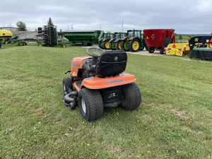 Tractor Cortacésped Husqvarna YTH150 Usado, Económico y Asequible, en Venta, Proveedor de Cortacéspedes para Jardín, Envío Inmediato - Product Image 3