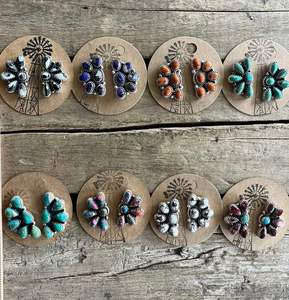 Pendientes de medio racimo de plata esterlina, joyería hecha a mano, diseño minimalista, regalo elegante para mujer, uso diario - Product Image 1