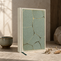 Carnet personnalisé LABON Sage Crackle, couverture rigide ivoire, lignes dorées, pages lignées, ruban vert