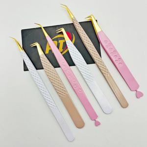 Pince à épiler d'isolation professionnelle en acier inoxydable de précision à 45 degrés Caractéristiques antistatiques antimagnétiques pour l'extension de cils - Product Image 2