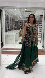 Vêtements de fête et de mariage Faux fil de georgette avec sequnece Rivet Moti et impression numérique avec toile Pata Work Top Lehenga & Dupatta - Product Image 4