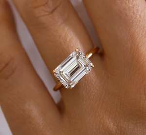 Anillo solitario de moissanita de corte esmeralda de este a oeste de cuatro quilates en plata de ley 925, joyería nupcial clásica hecha a mano para ella - Product Image 2