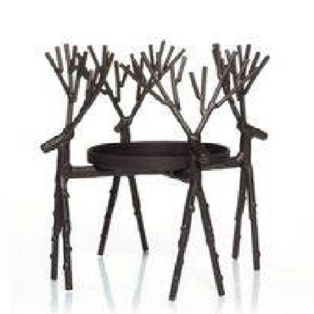 สีเทาเข้ม