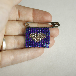 หมุดนิรภัยลูกปัดเป็นมิตรกับสิ่งแวดล้อมดีไซน์วินเทจวัสดุหัวพลาสติกสำหรับตกแต่งแฟชั่นที่ยั่งยืนและเสื้อผ้า - Product Image 4